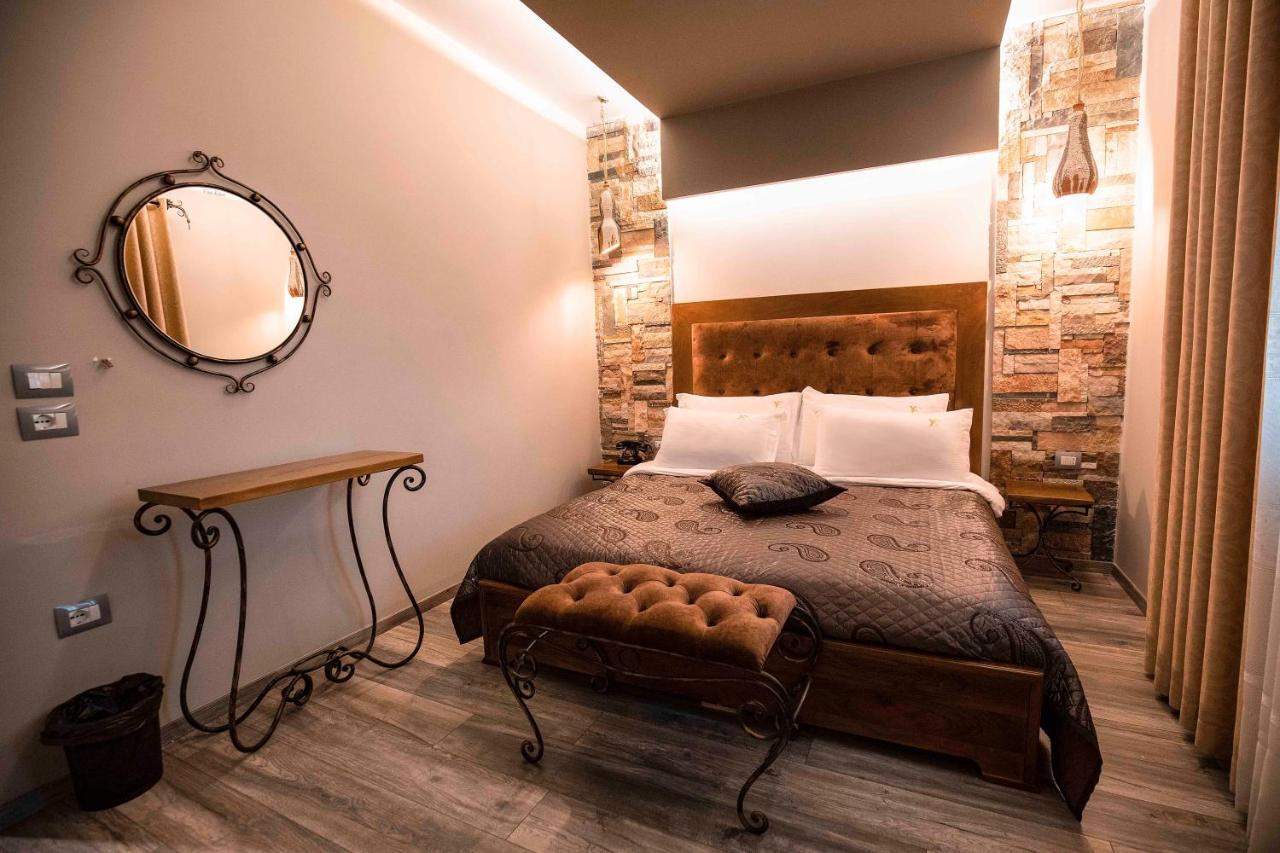 Vila Eden Boutique Hotel Korce Exterior photo