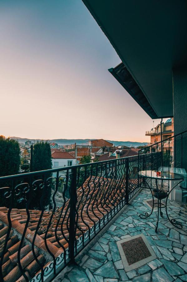 Vila Eden Boutique Hotel Korce Exterior photo