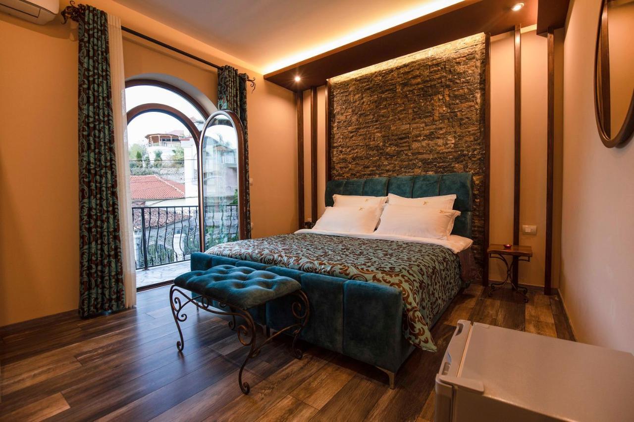 Vila Eden Boutique Hotel Korce Exterior photo