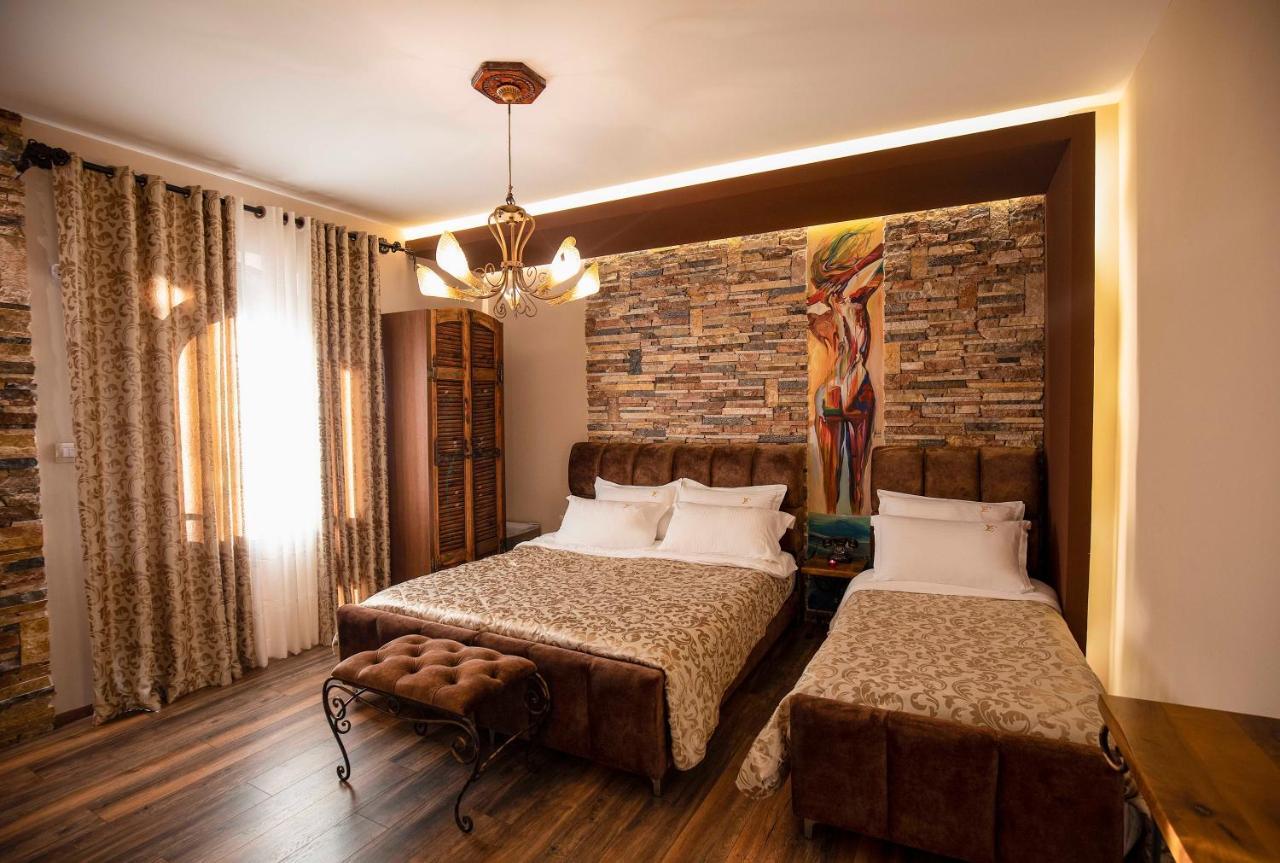 Vila Eden Boutique Hotel Korce Exterior photo