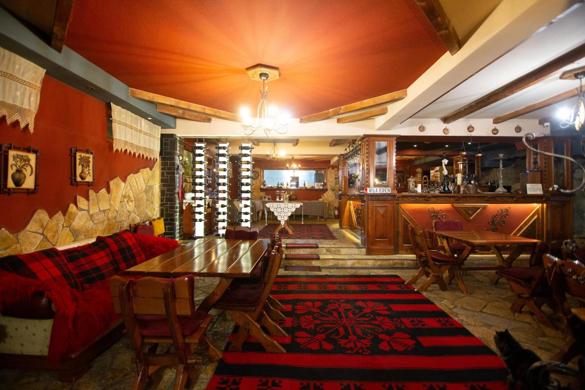 Vila Eden Boutique Hotel Korce Exterior photo