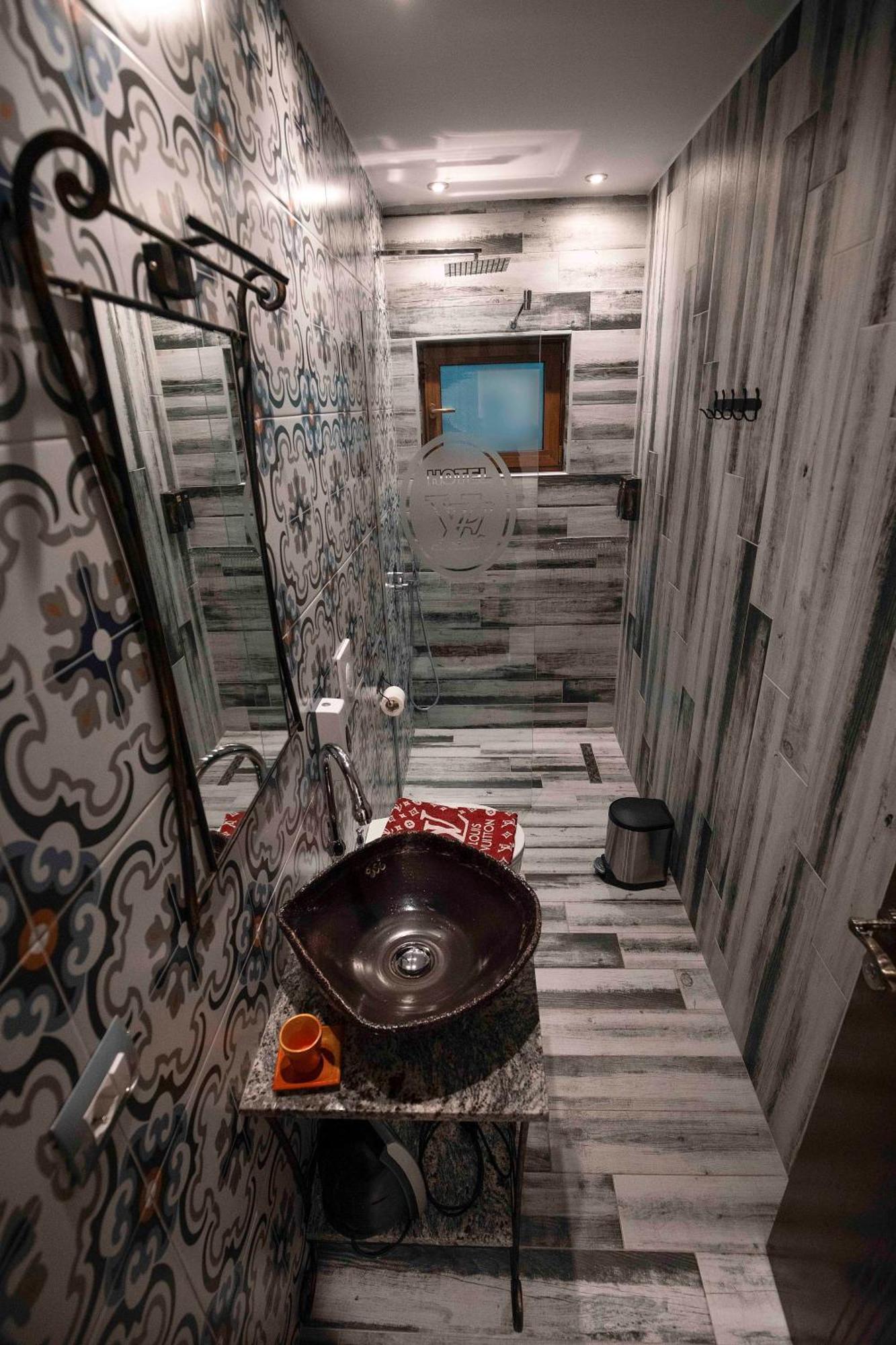 Vila Eden Boutique Hotel Korce Room photo