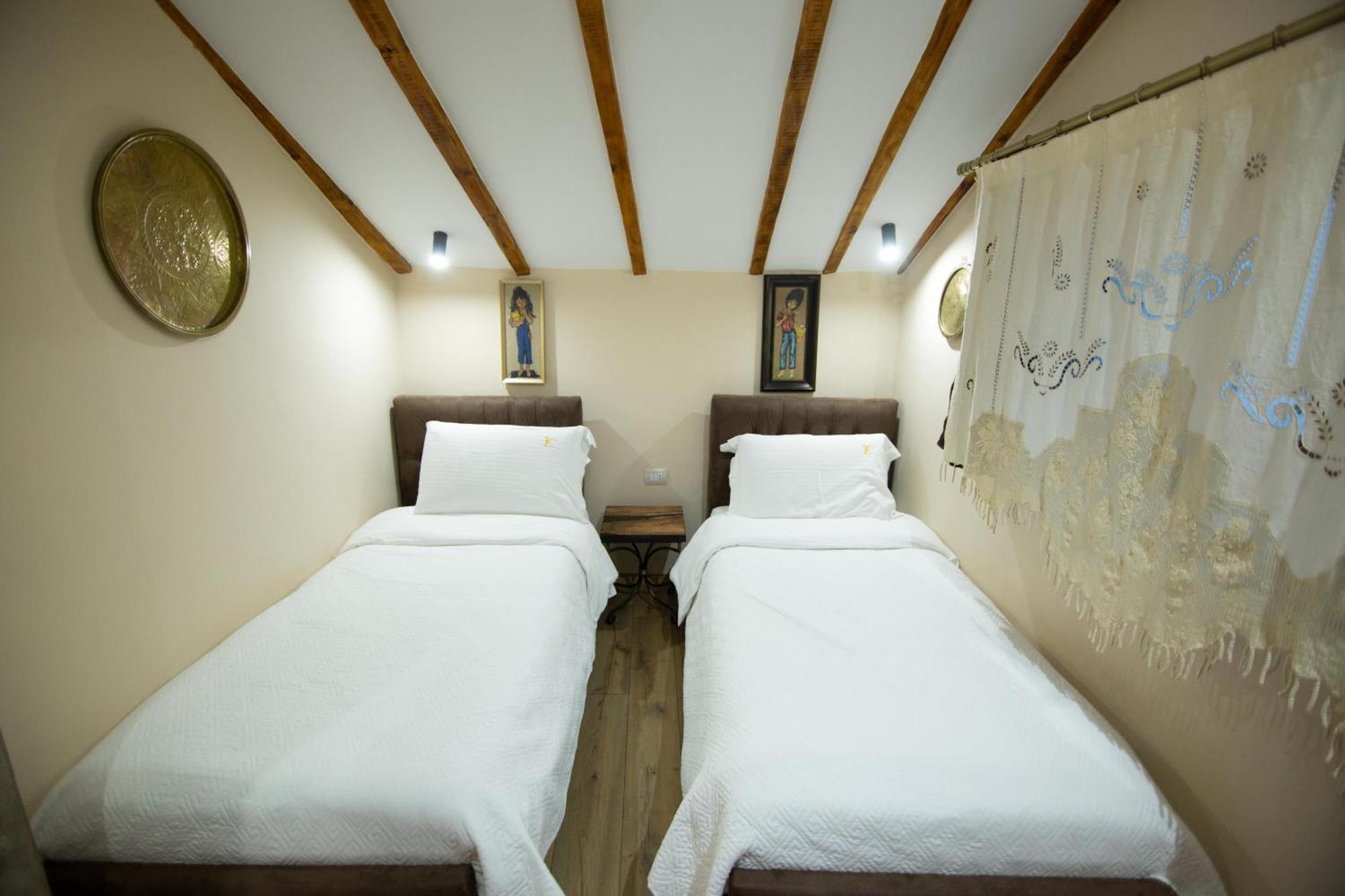 Vila Eden Boutique Hotel Korce Room photo