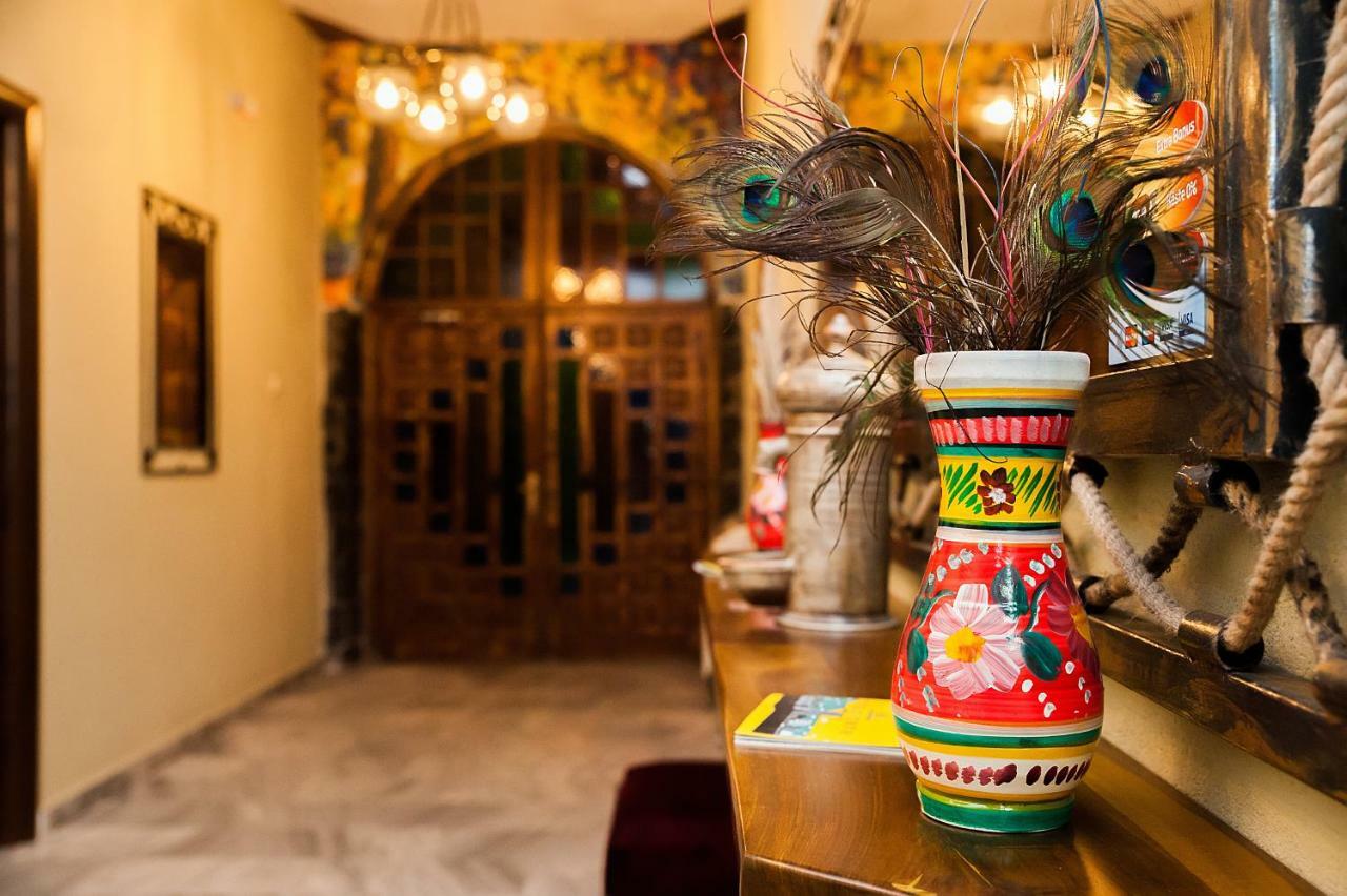 Vila Eden Boutique Hotel Korce Exterior photo
